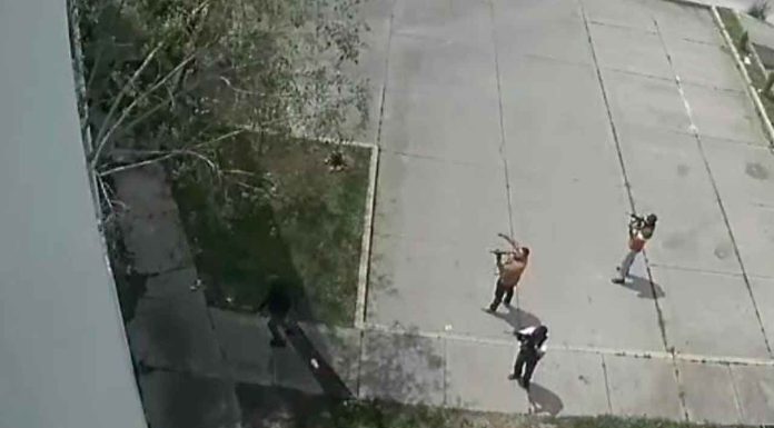 #VIDEO | Presencia de agentes de la FGE en Villas de Oriente alarma a los vecinos