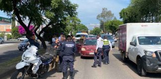 Peatón atropellado en Morelia; el lesionado pide dinero en el crucero