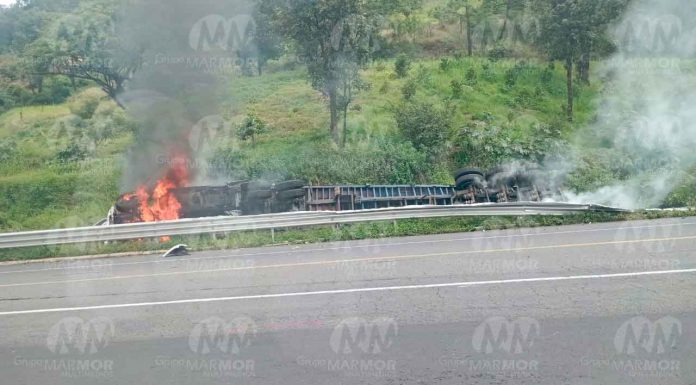 #VIDEO | Dos accidentes con tráileres involucrados en la autopista Siglo XXI