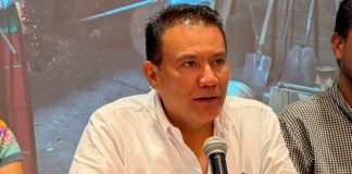 Costa Michoacana recibirá certificación como playas de avistamiento de ballenas: Roberto Monroy