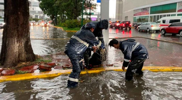 Tras lluvia en Morelia, Servicios Públicos retira basura