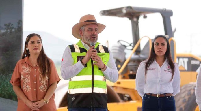 Arranca Bedolla rehabilitación carretera federal Apatzingán-Buenavista-Tepalcatepec