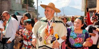 Respaldo total a autonomía de las comunidades de Crescencio Morales y Jarácuaro: Bedolla