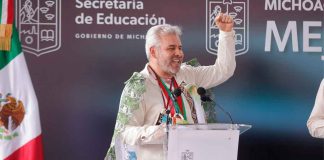 Bedolla y Mario Delgado arrancan en Cheranástico entrega de libros de texto gratuitos