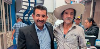 Alcalde de Charo refuerza apoyo al sector agrícola local