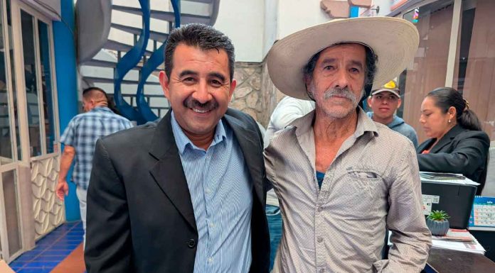 Alcalde de Charo refuerza apoyo al sector agrícola local