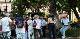 #AlMomento #Galería || Protestan en Plaza de Armas contra la “Farsa Judicial”