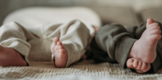 Mujer se roba a gemelos de 10 meses en Veracruz tras fingir ser la madre de los menores