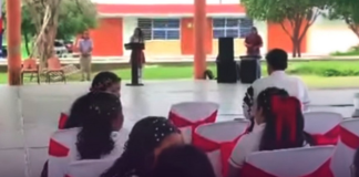 Renuncia director de prepa en Chiapas luego de que alumna denunciara a maestros por acoso sexual en plena graduación