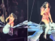#VIDEO | Katy Perry casi cae de mariposa gigante durante concierto; así reaccionó