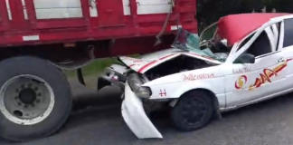 #VIDEO | Choque de taxi contra camión de carga deja un herido en la Morelia-Salamanca