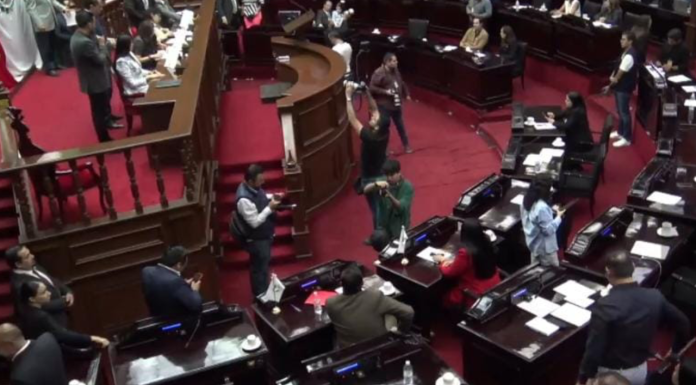 Aprueba 76 legislatura terna de 10 aspirantes a la FGE