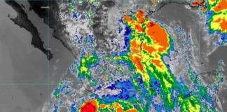 Flossie, ahora como tormenta tropical, sigue disminuyendo la fuerza de sus vientos mientras se aleja de las costas de México