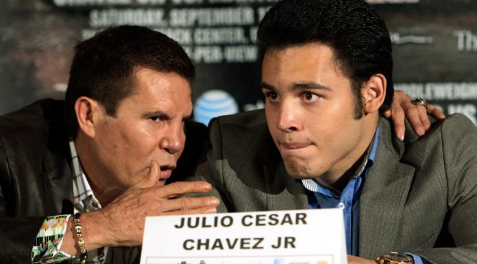 “Meto las manos al fuego por él”: Julio César Chávez defiende a su hijo tras su detención en EU