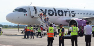 ”Maravilloso el trato en Michoacán”, afirman turistas del primer vuelo directo con Ixtapa: Sectur