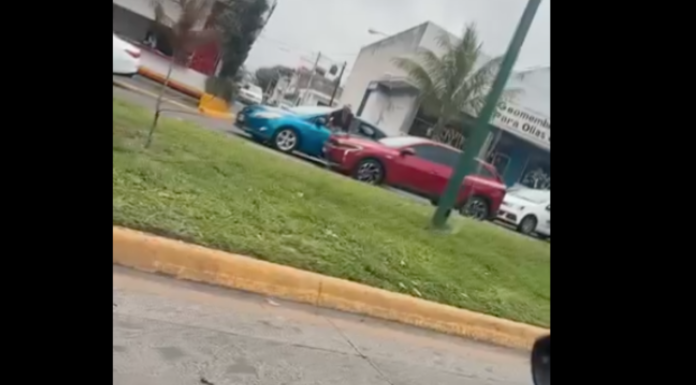 Automovilista es atacado a balazos, cerca de la Presidencia Municipal de Uruapan
