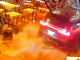 #VIDEO | Hombre se mete a restaurante con su auto para atropellar a sus amigos luego de una pelea