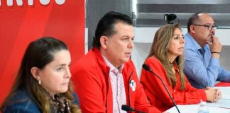 Declina Memo Valencia a favor de Torres Piña en su Aspiración por la FGE