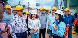 Gladyz Butanda presenta beneficios del teleférico de Uruapan a diputados y alcaldes