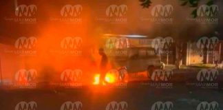 Bomberos controlan conato de incendio de Jeep clásico