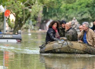 #VIDEO || Desbordamiento de río en Neuhaus, Tirol del Sur 🇮🇹