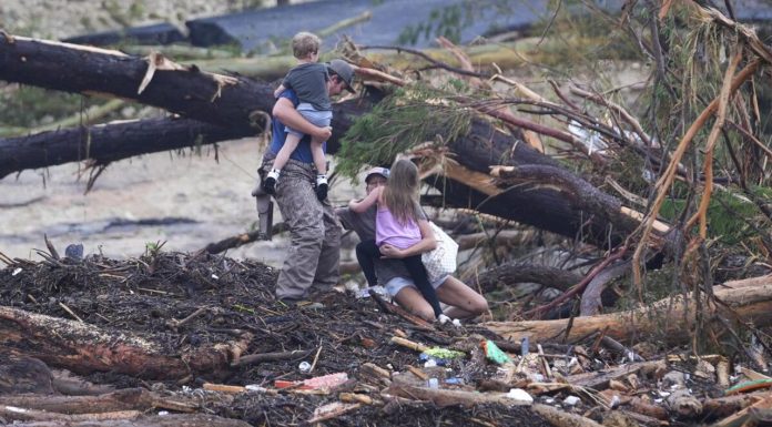 #VIDEO || Lluvias catastróficas en Texas dejan al menos 50 muertos y decenas de desaparecidos