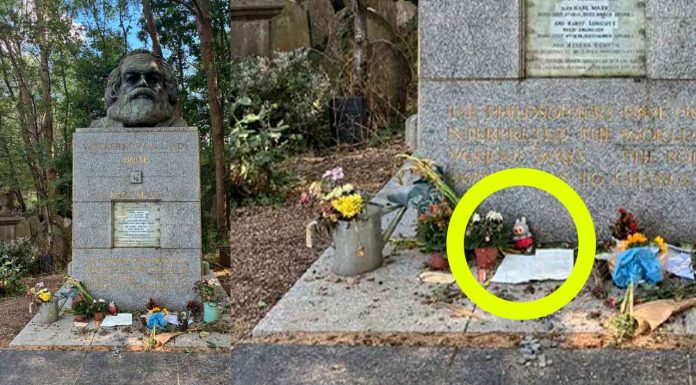 Un muñeco Labubu se vuelve tendencia global al representar al consumismo en la tumba de Karl Marx