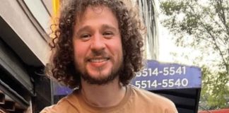 #VIDEO #Viral | Luisito comunica, abucheado en marcha anti-gentrificación en CDMX al parecer piensan que es gringo