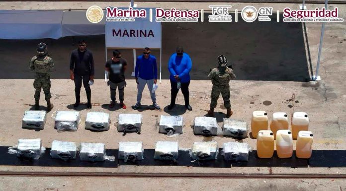 #VIDEO| En una operación marítima se aseguro más de media toneladas de cocaína, en las costas de Oaxaca.