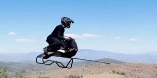 #VIDEO || La moto voladora ya no es ciencia ficción: ¡alcanza los 102 km/h y parece salida de Star Wars!