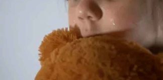 Detienen a mujer por golpear a su hija de 11 años “por retrasarse para ir a la escuela”