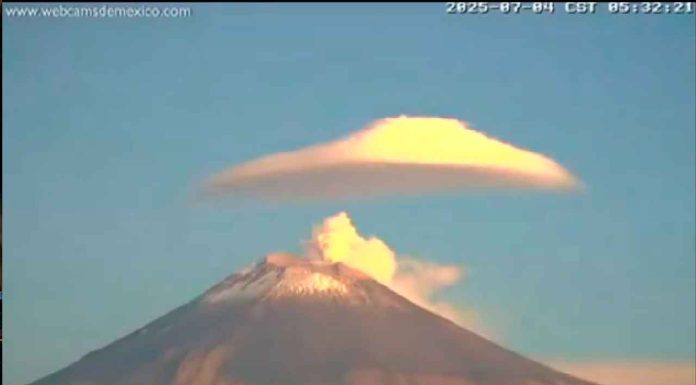#VIDEO | “Don Goyo” vistió una misteriosa nube por horas este viernes