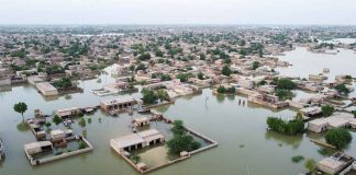 #VIDEO || Islamabad bajo agua lluvias torrenciales colapsan puente y dejan decenas de muertos