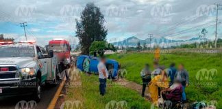 Volcadura vehicular deja 4 mujeres heridas en la carretera de Morelia-Pátzcuaro