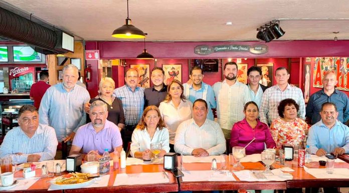 Liderazgos del PRD en Uruapan cierran filas con el diputado Conrado Paz