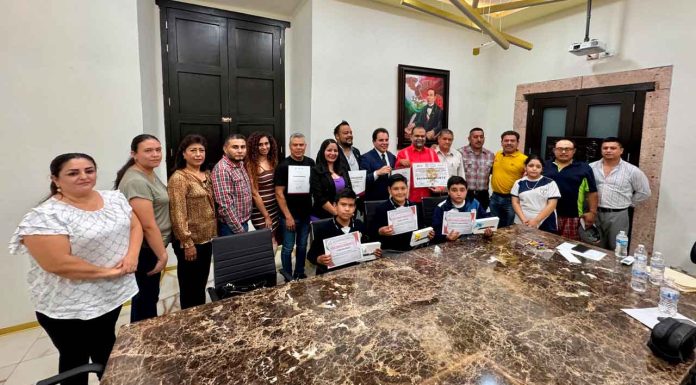 Continúa presidente Víctor Vázquez apostando por la educación en #Puruándiro