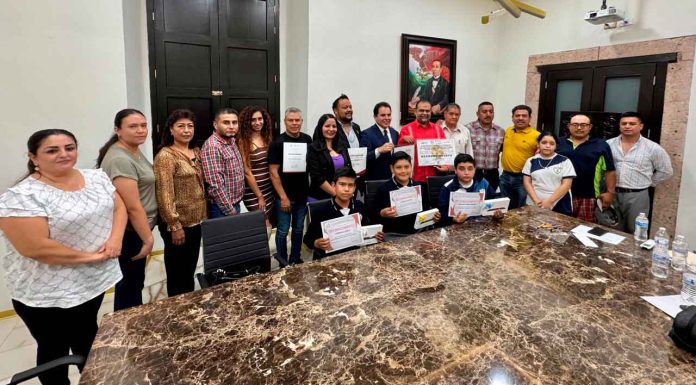 Continúa presidente Víctor Vázquez apostando por la educación en #Puruándiro