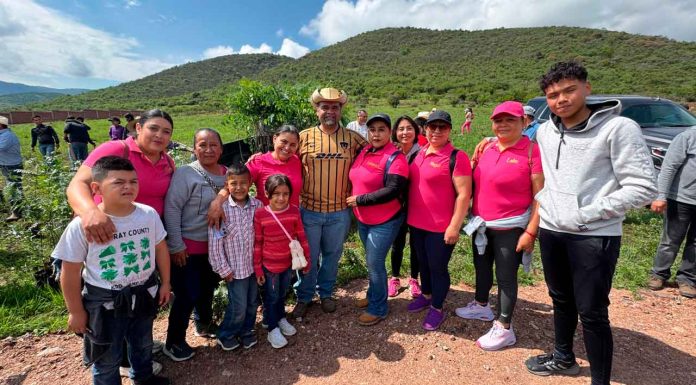 Continúa presidente Víctor Vázquez campaña de reforestación en Puruándiro