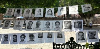 RedCoFem exhibe tendedero de padres abandonicos y deudores alimentarios en plaza de armas