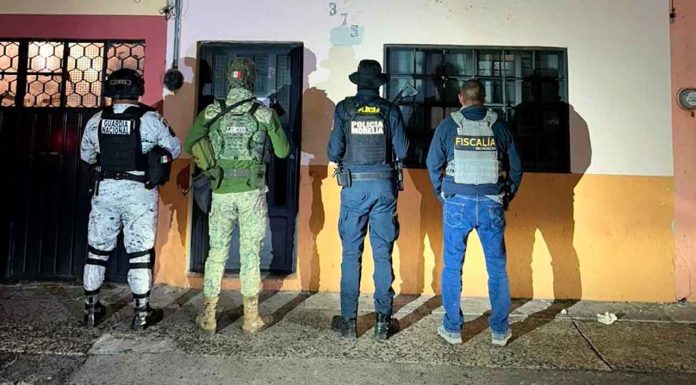 Tras catear tres inmuebles en Morelia, FGE asegura narcóticos y detiene a tres personas