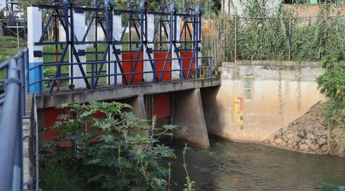 Ríos y drenes vuelven a subir su caudal después de la lluvia de este viernes pasado