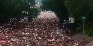 Mueren 13 personas y desaparecen 20 niños campistas en inundación repentina en Texas