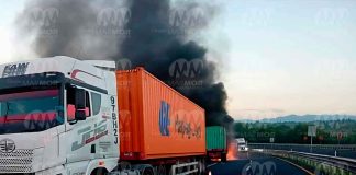 Arde tractocamión en la México-Guadalajara