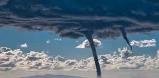 #VIDEO || Cinco trombas marinas se forman frente a la costa de Italia