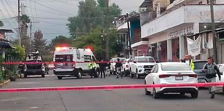 3mp1stol4d0s b4l3a a un joven en la colonia Emiliano Zapata, en Uruapan