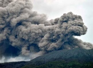 #VIDEO || Erupción masiva del volcán Marapi sacude Sumatra Occidental