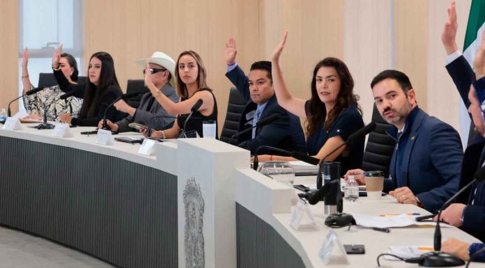 Gobierno de Morelia aprueba Presea Amalia Solórzano Bravo a Verónica Villaseñor