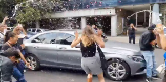 #VIDEO || Ximena Pichel enfrenta furiosa protesta tras audiencia en la CDMX