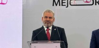 Narcomantas son parte de estrategia de comunicación criminal: Bedolla