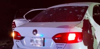 Persecución y balacera en tierra caliente; hay dos presuntos delincuentes abatidos y una familia herida por choque